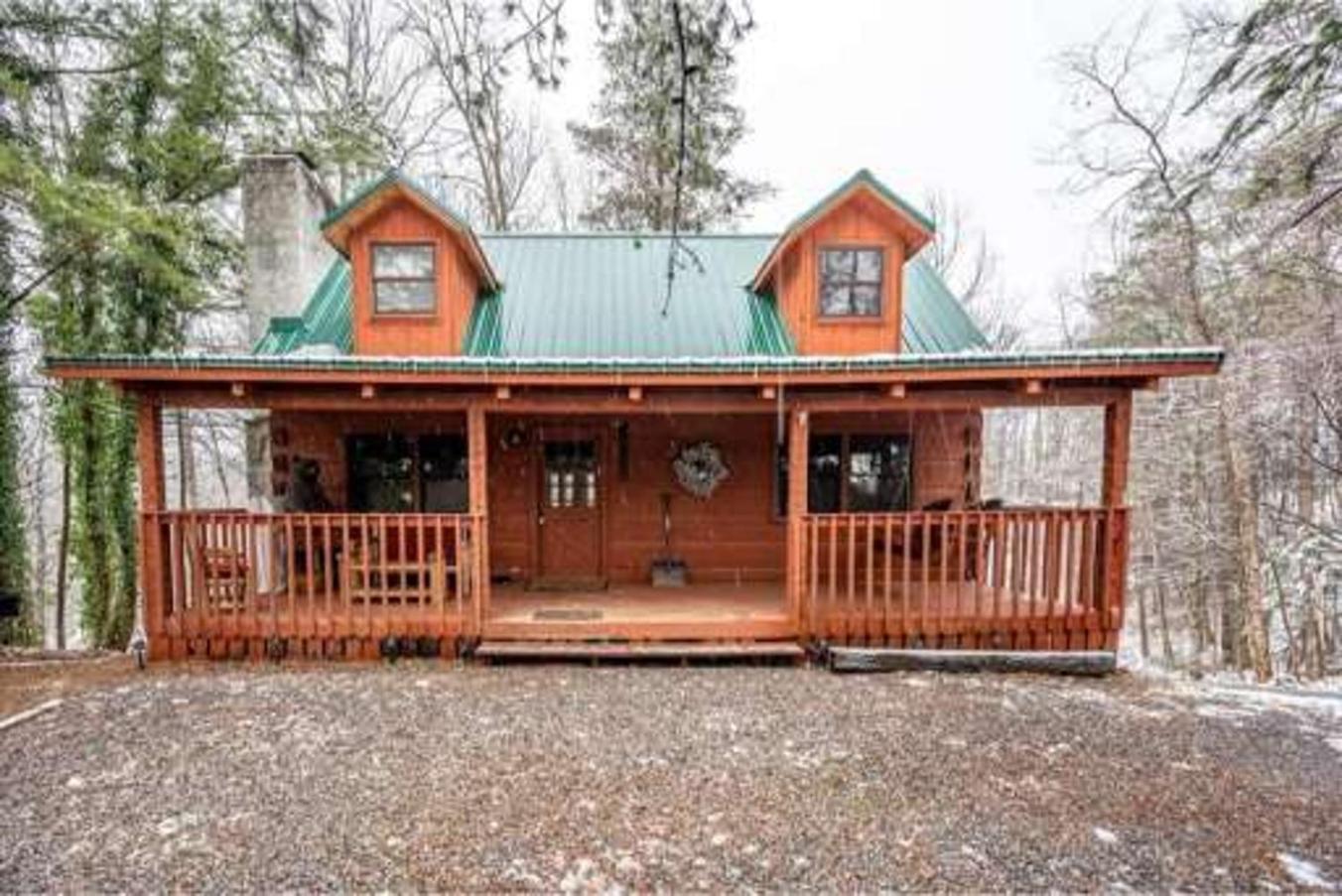 A Charming Cabin, Pool, Firepit, Hot Tub-Jacuzzi Gatlinburg Dış mekan fotoğraf