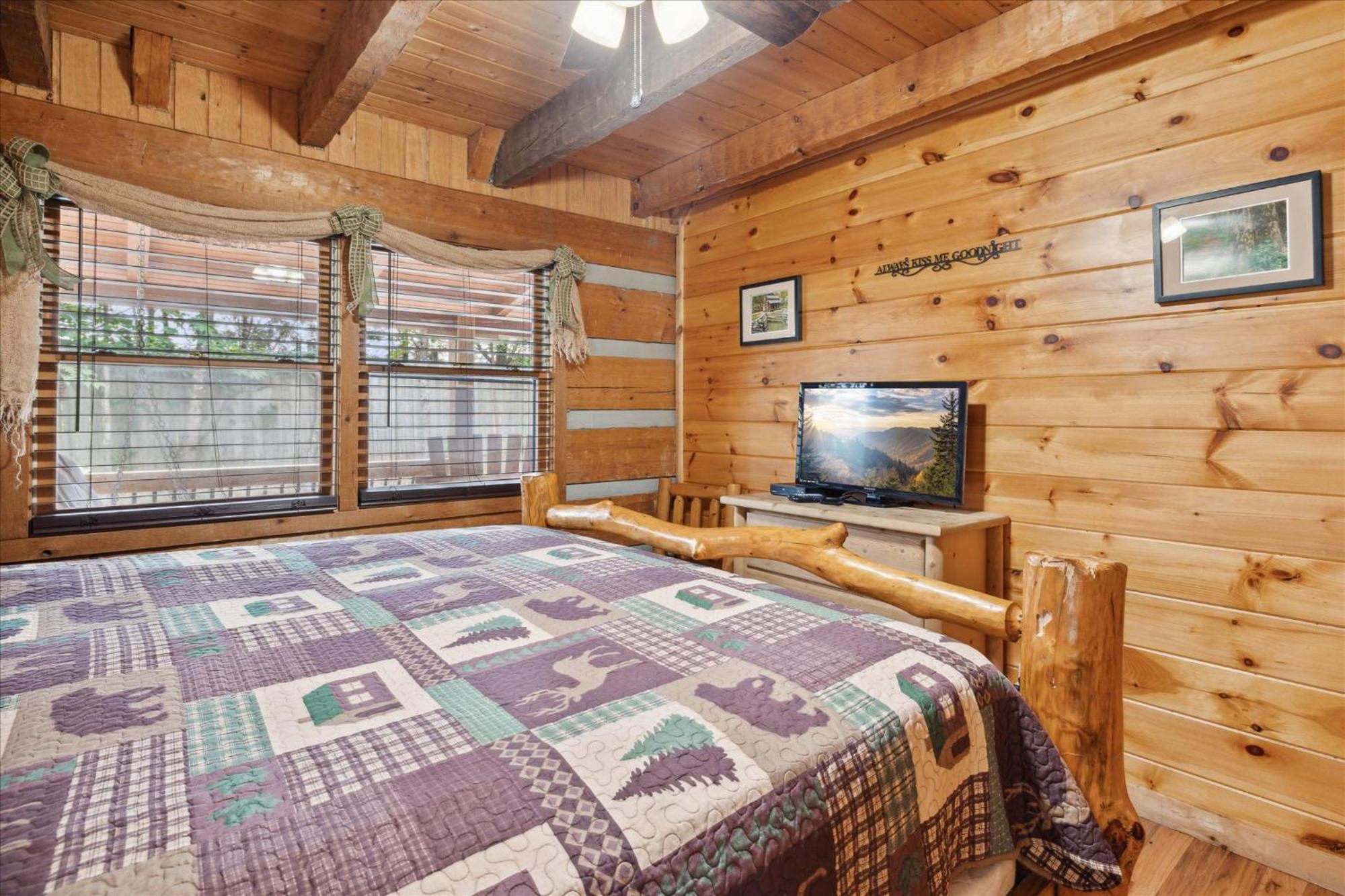 A Charming Cabin, Pool, Firepit, Hot Tub-Jacuzzi Gatlinburg Dış mekan fotoğraf