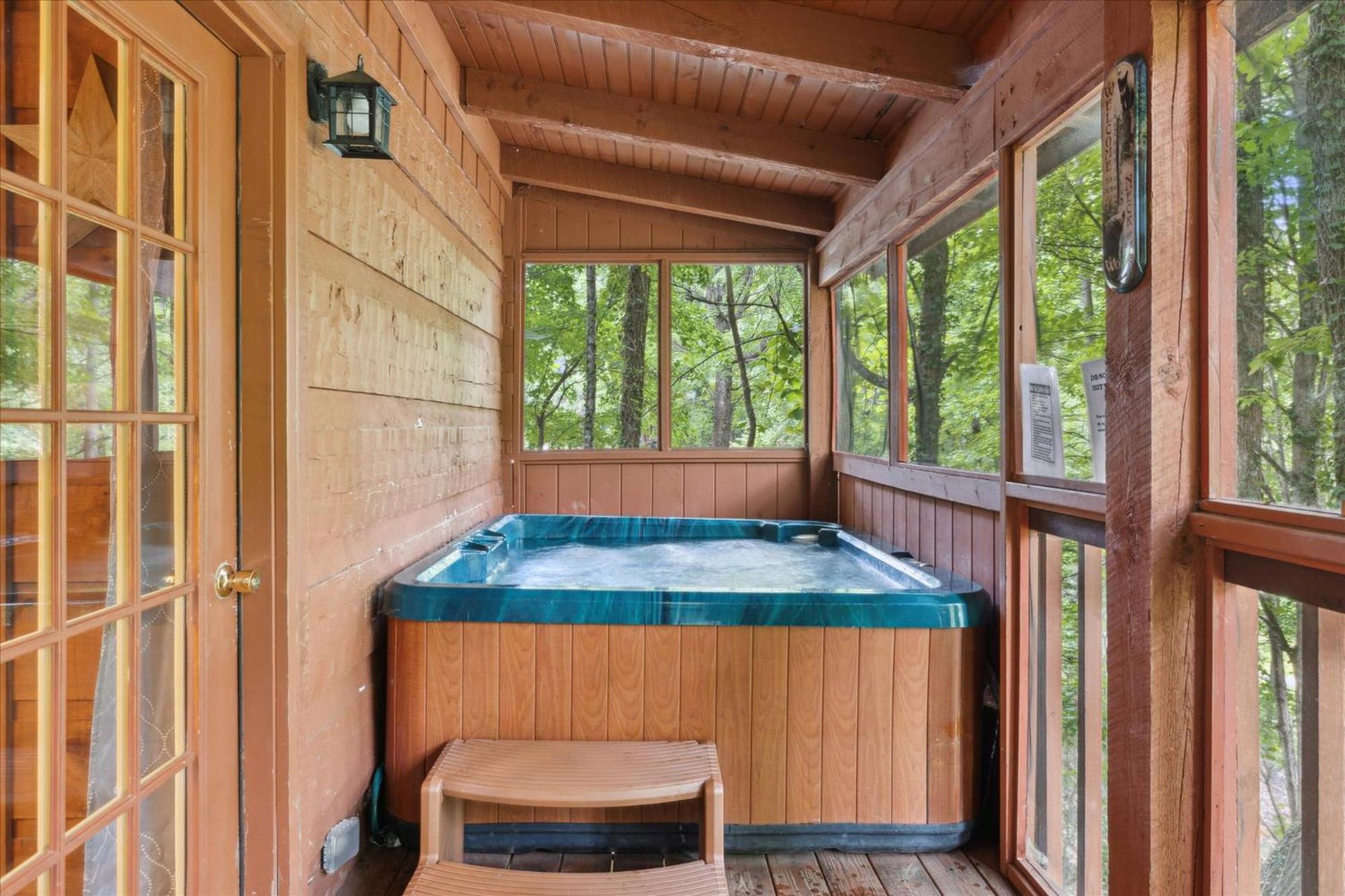 A Charming Cabin, Pool, Firepit, Hot Tub-Jacuzzi Gatlinburg Dış mekan fotoğraf