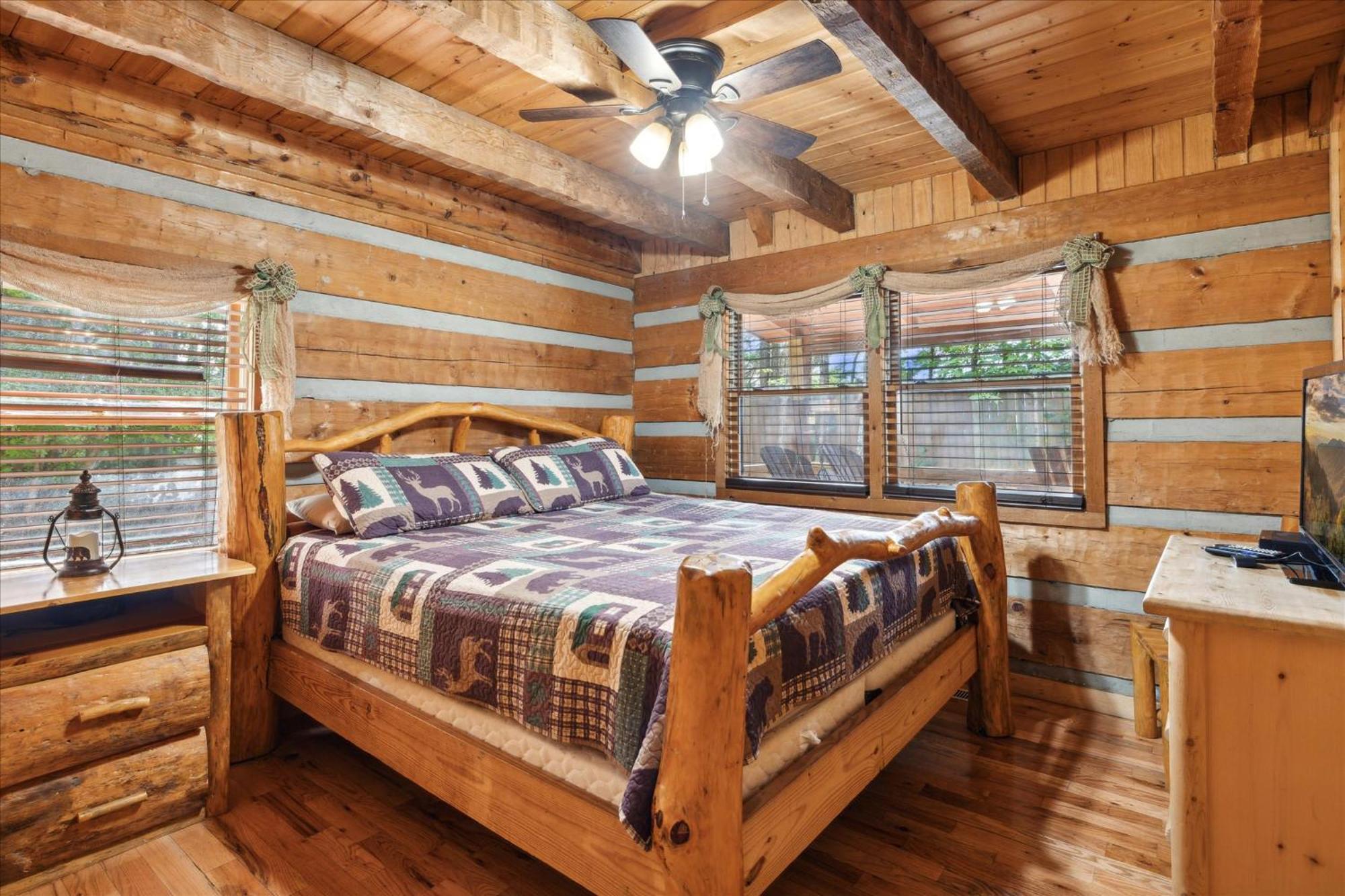 A Charming Cabin, Pool, Firepit, Hot Tub-Jacuzzi Gatlinburg Dış mekan fotoğraf