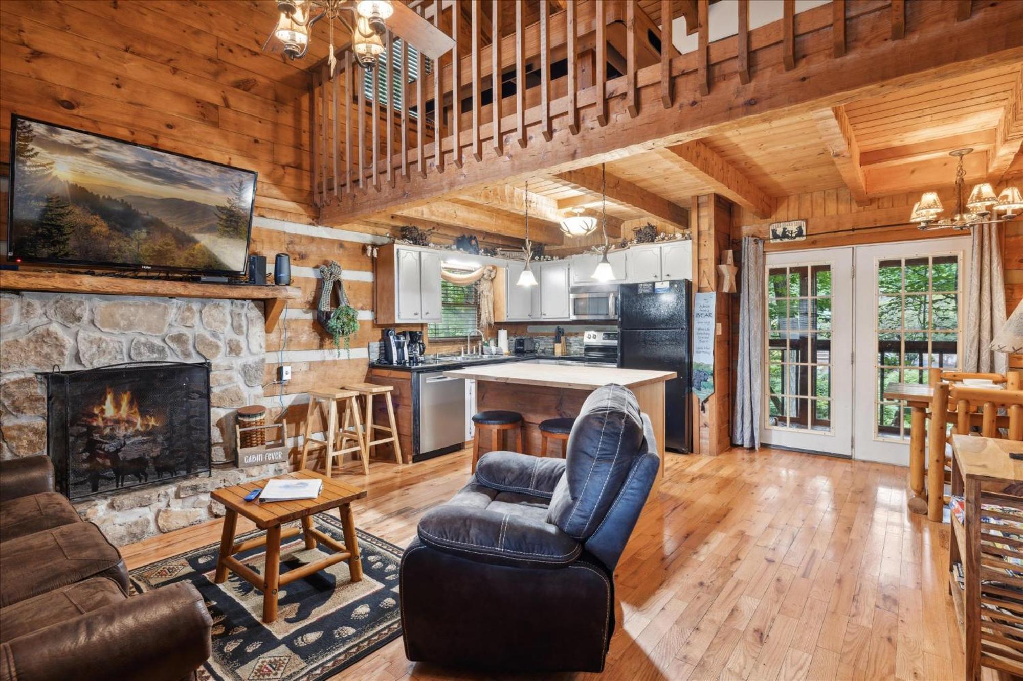 A Charming Cabin, Pool, Firepit, Hot Tub-Jacuzzi Gatlinburg Dış mekan fotoğraf