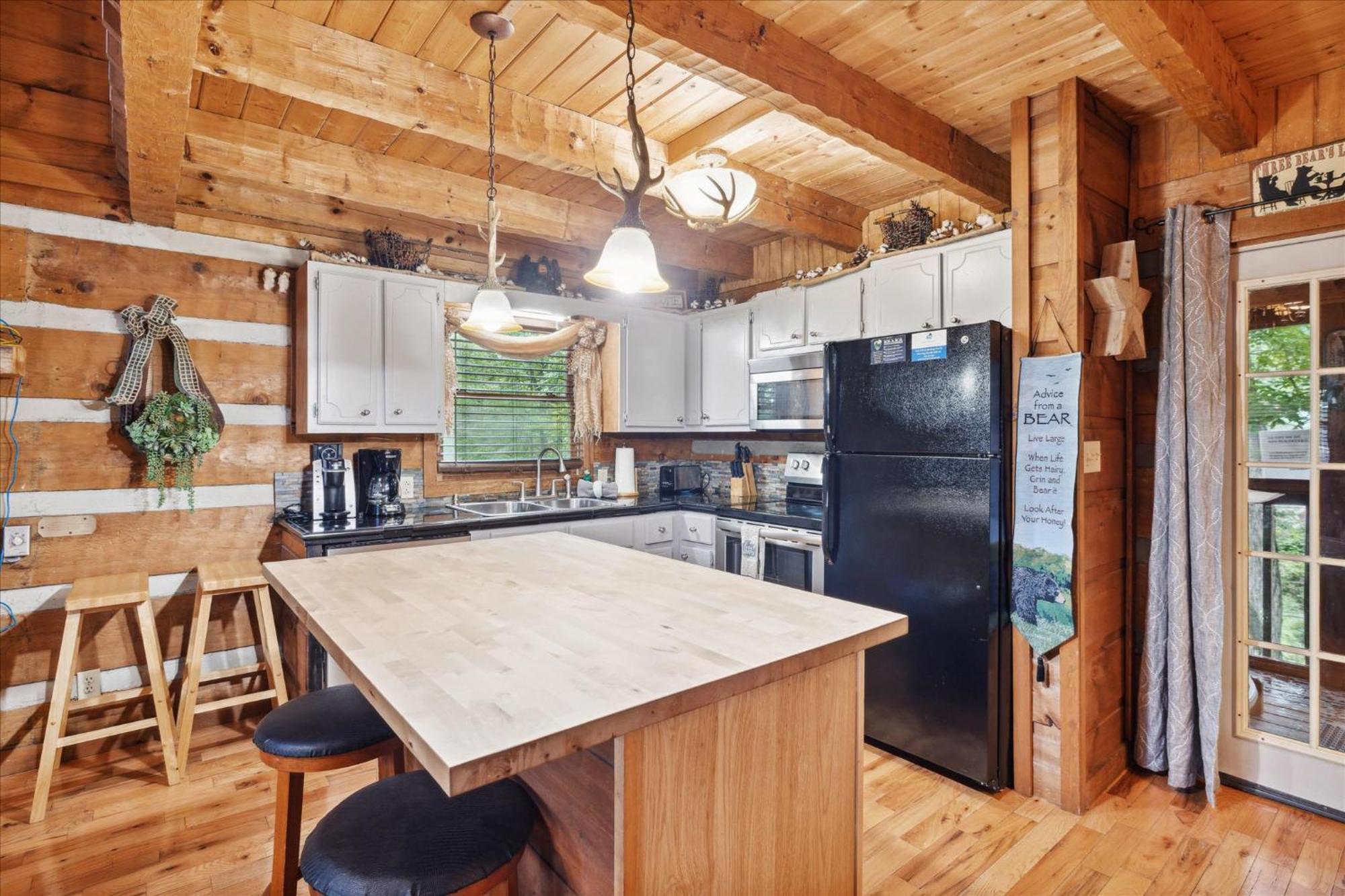 A Charming Cabin, Pool, Firepit, Hot Tub-Jacuzzi Gatlinburg Dış mekan fotoğraf