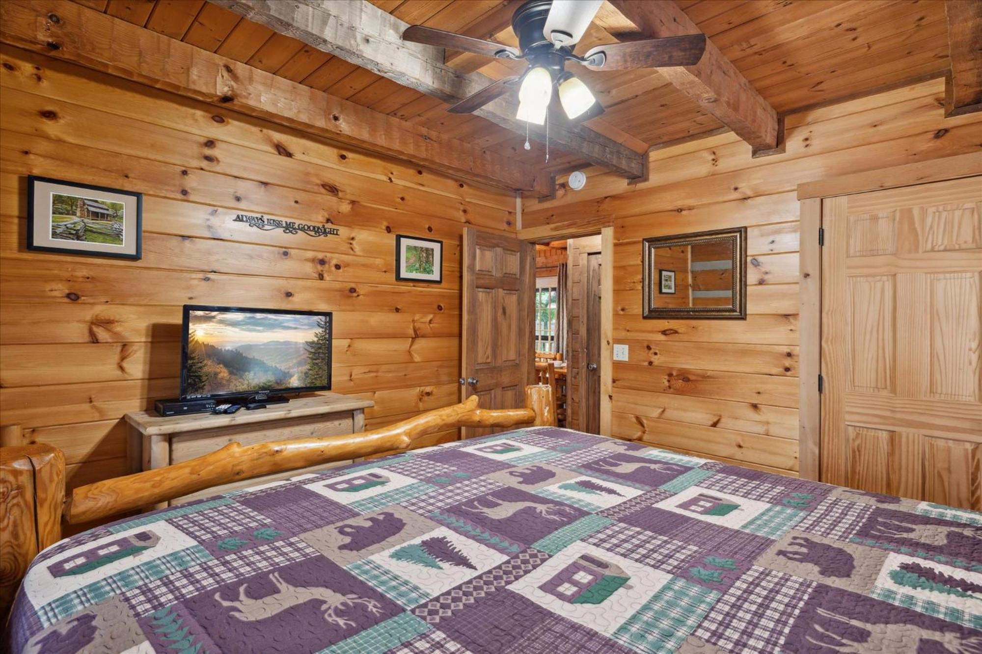 A Charming Cabin, Pool, Firepit, Hot Tub-Jacuzzi Gatlinburg Dış mekan fotoğraf