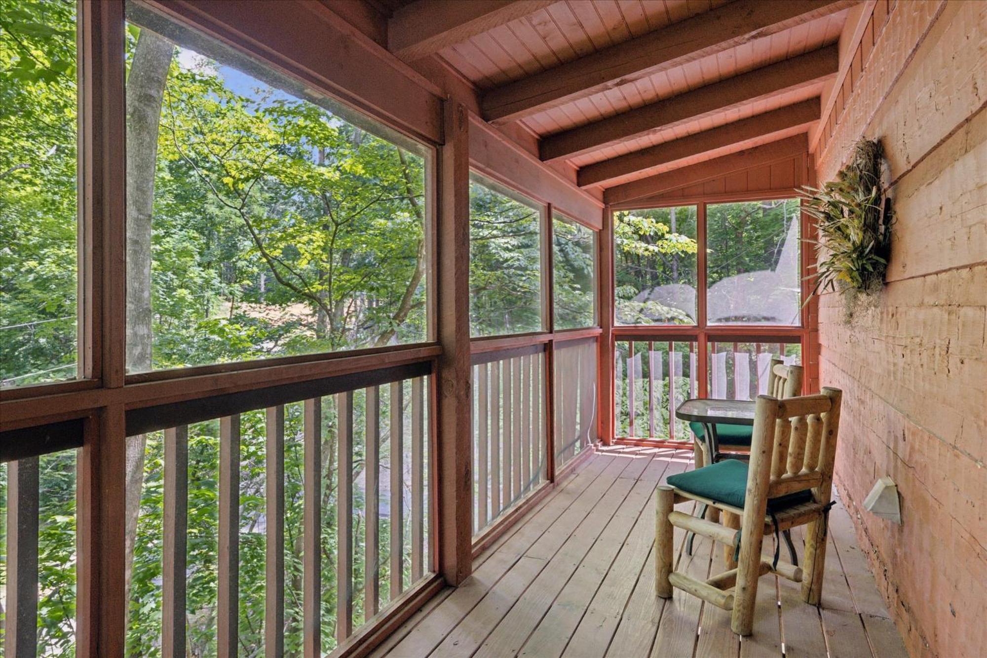 A Charming Cabin, Pool, Firepit, Hot Tub-Jacuzzi Gatlinburg Dış mekan fotoğraf