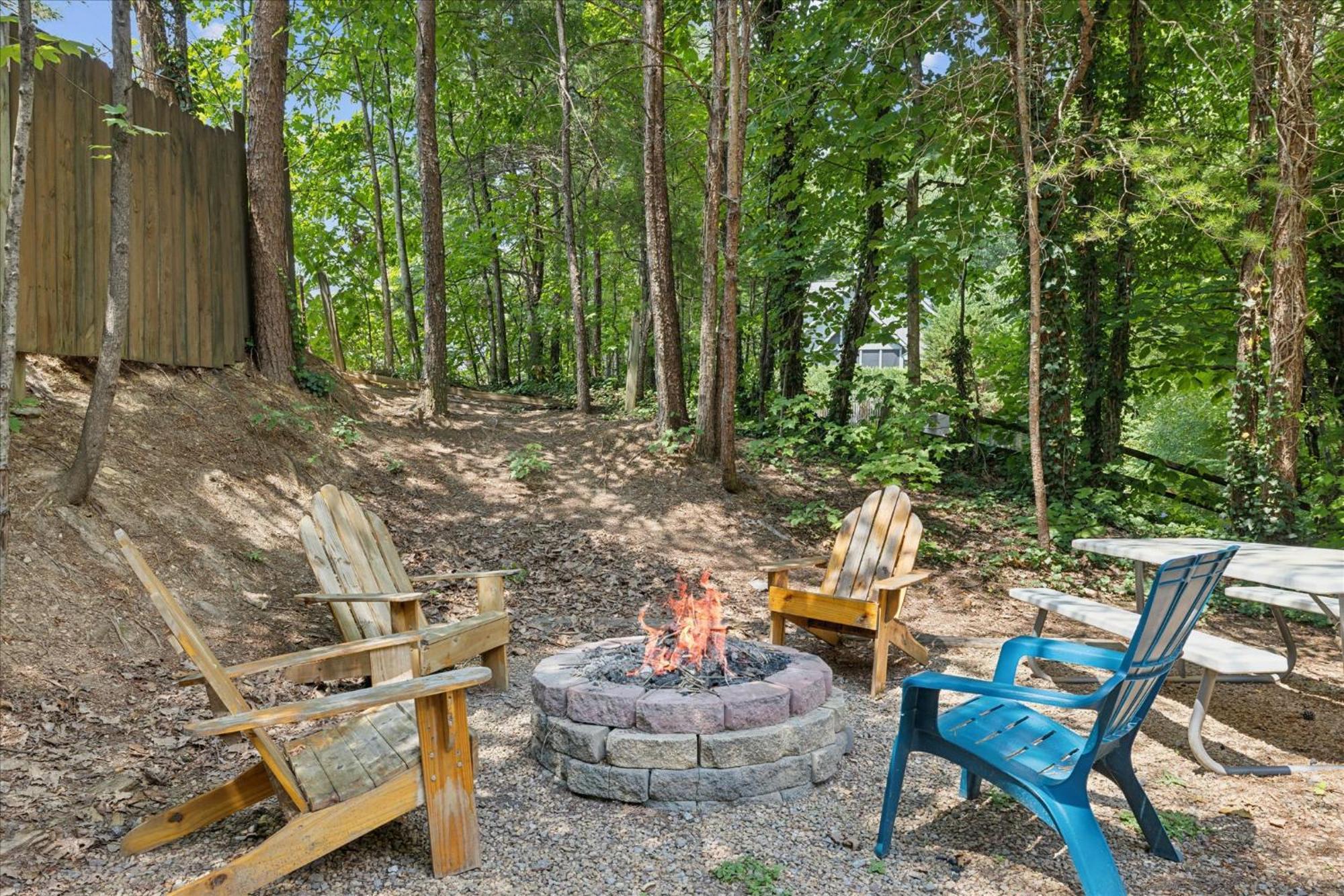 A Charming Cabin, Pool, Firepit, Hot Tub-Jacuzzi Gatlinburg Dış mekan fotoğraf